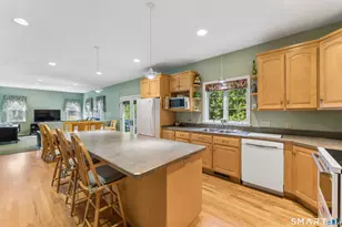 3 Dairy Ln, Cromwell, CT 06416 - Photo 7