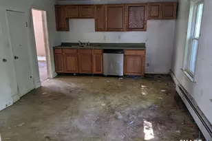 365 East St, Stafford, CT 06076 - Photo 3