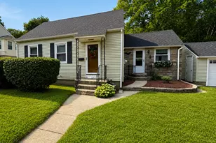 222 Dunham St, Norwich, CT 06360 - Photo 1