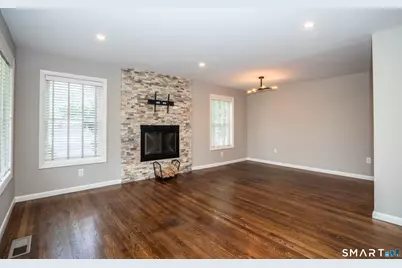 102 Knollwood Road, West Hartford, CT 06110 - Photo 5