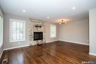 102 Knollwood Rd, West Hartford, CT 06110 - Photo 5