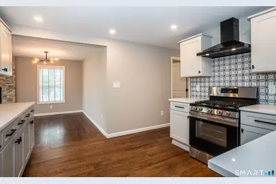 102 Knollwood Road, West Hartford, CT 06110 - Photo 11