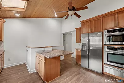 121 Parry Road, Stamford, CT 06907 - Photo 9