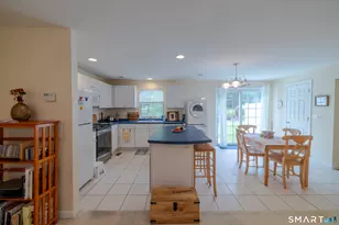 5 Parkwoods Dr, Norwich, CT 06360 - Photo 9
