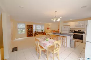 5 Parkwoods Dr, Norwich, CT 06360 - Photo 11