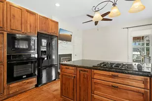 220 West Ave, Darien, CT 06820 - Photo 15