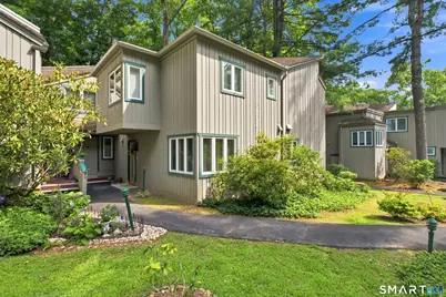8 Lyle Court #J, Farmington, CT 06032 - Photo 1