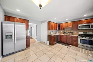 34 Selldan St, West Hartford, CT 06110 - Photo 9