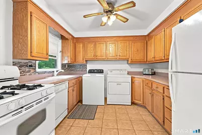 28 Ridgewood Avenue, Stamford, CT 06907 - Photo 13