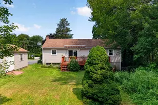 1324 Boston Post Rd, Old Saybrook, CT 06475 - Photo 13