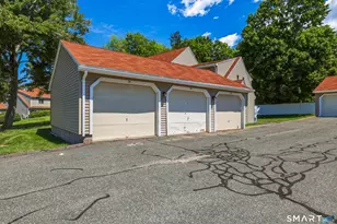 28 Meadow Ln, Windsor Locks, CT 06096 - Photo 9