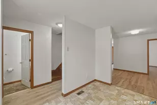 28 Meadow Ln, Windsor Locks, CT 06096 - Photo 7