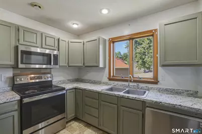 28 Meadow Lane #28, Windsor Locks, CT 06096 - Photo 5