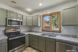 28 Meadow Ln, Windsor Locks, CT 06096 - Photo 5