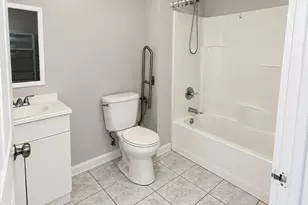 385 Putnam Ave, Hamden, CT 05617 - Photo 3