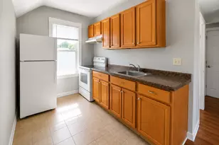 125 Willow St, Meriden, CT 06450 - Photo 3
