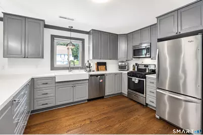25 Seneca Road, New Haven, CT 06515 - Photo 5