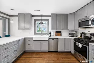 25 Seneca Rd, New Haven, CT 06515 - Photo 7