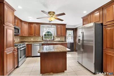 3 Suzio Drive, Meriden, CT 06451 - Photo 7
