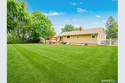 10 Macarthur Road, Trumbull, CT 06611 - Photo 13