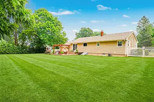 10 MacArthur Rd, Trumbull, CT 06611 - Photo 13