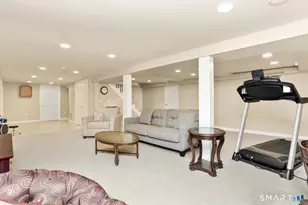 10 MacArthur Rd, Trumbull, CT 06611 - Photo 9