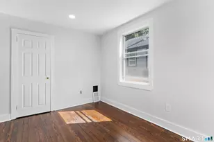 366 Remington St, Bridgeport, CT 06610 - Photo 15