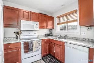 27 Crows Nest Ln, Danbury, CT 06810 - Photo 11