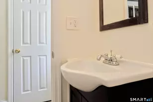13 Carroll St, Stamford, CT 06907 - Photo 9