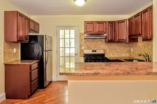 13 Carroll St, Stamford, CT 06907 - Photo 7