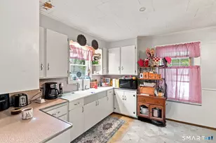 19-21 Mohegan St, Putnam, CT 06260 - Photo 5