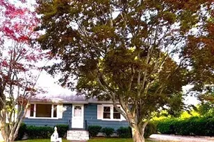 35 Pine St, Waterford, CT 06385 - Photo 1