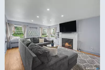 80 Lakeview Terrace, New Haven, CT 06511 - Photo 9