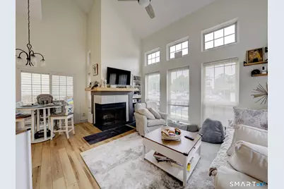 210 Carriage Crossing Lane #210, Middletown, CT 06457 - Photo 5
