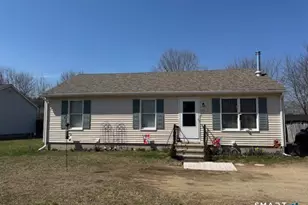 39 Courtney Ln, Killingly, CT 06241 - Photo 1