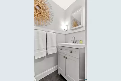 70 Hartwell Road, West Hartford, CT 06117 - Photo 27