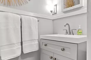70 Hartwell Rd, West Hartford, CT 06117 - Photo 27