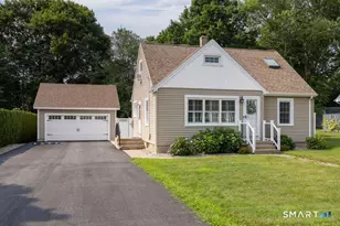 34 W Arch St, Stonington, CT 06379 - Photo 1