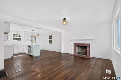 11 Stratfield Place, Bridgeport, CT 06606 - Photo 9