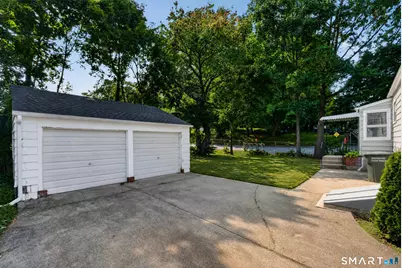 11 Stratfield Place, Bridgeport, CT 06606 - Photo 3