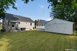 11 Stratfield Pl, Bridgeport, CT 06606 - Photo 5