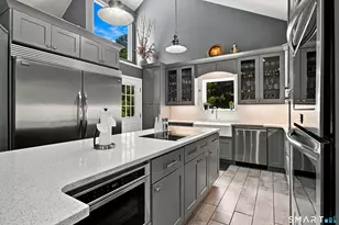 71 Blackberry Dr, Stamford, CT 06903 - Photo 9