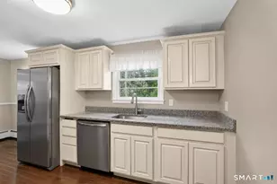 45 Crestwood Dr, Bristol, CT 06010 - Photo 5