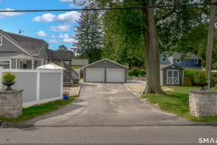 29 Indian Neck Ave, Branford, CT 06405 - Photo 5