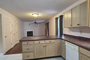 15 Sparrow Ct, Montville, CT 06370 - Photo 9