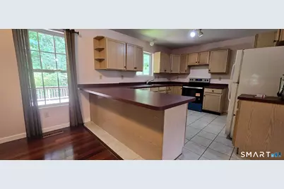 15 Sparrow Court, Montville, CT 06370 - Photo 5