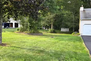 15 Sparrow Ct, Montville, CT 06370 - Photo 3