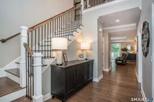 9 Griswold Pl, Simsbury, CT 06070 - Photo 5