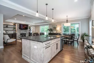 9 Griswold Pl, Simsbury, CT 06070 - Photo 7