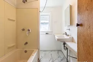 71 Blackhall St, New London, CT 06320 - Photo 9
